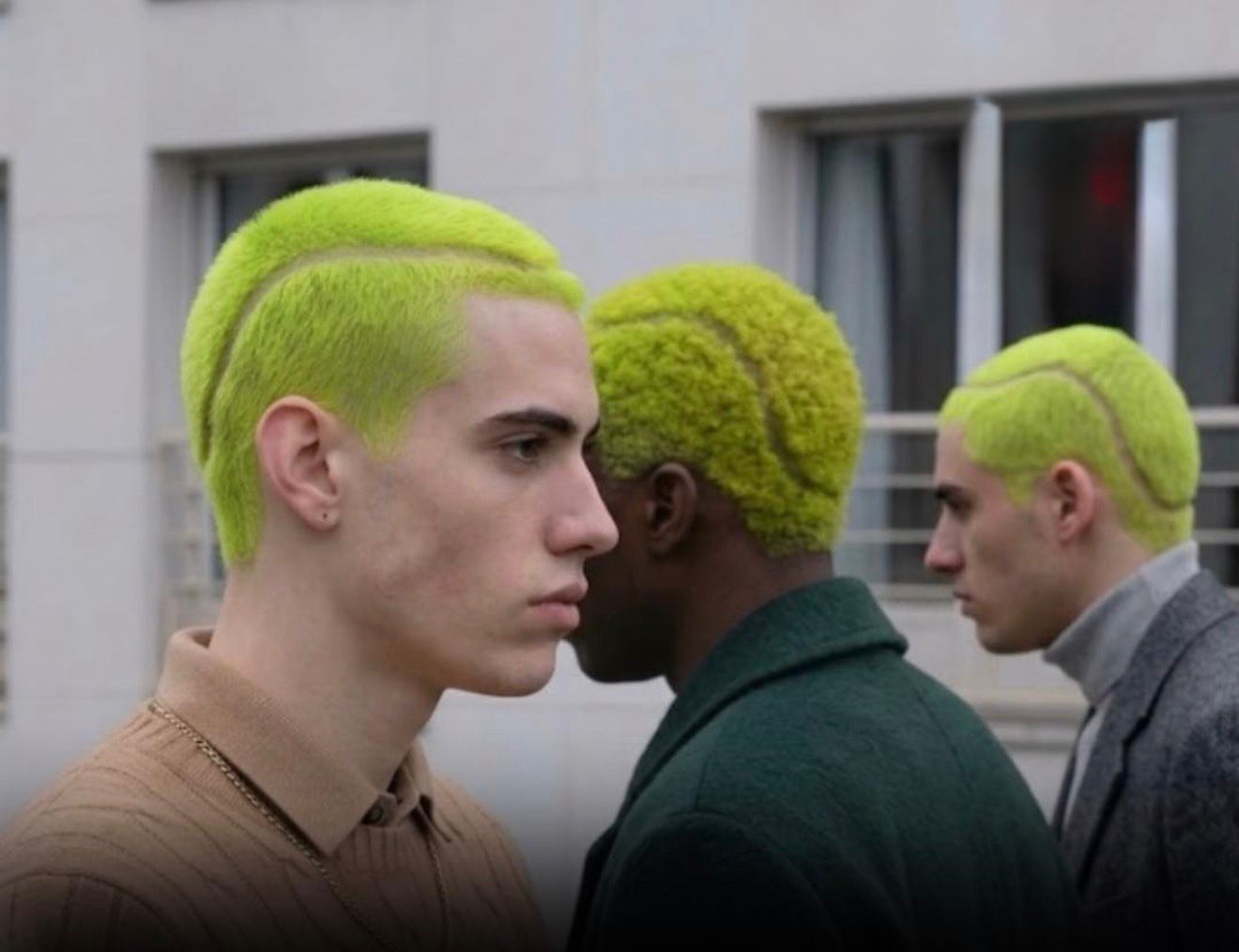 MODA OU EXAGERO? VISUAL “BOLA DE TÊNIS” DA ADIDAS COM A CLOT VIRALIZA NAS REDES