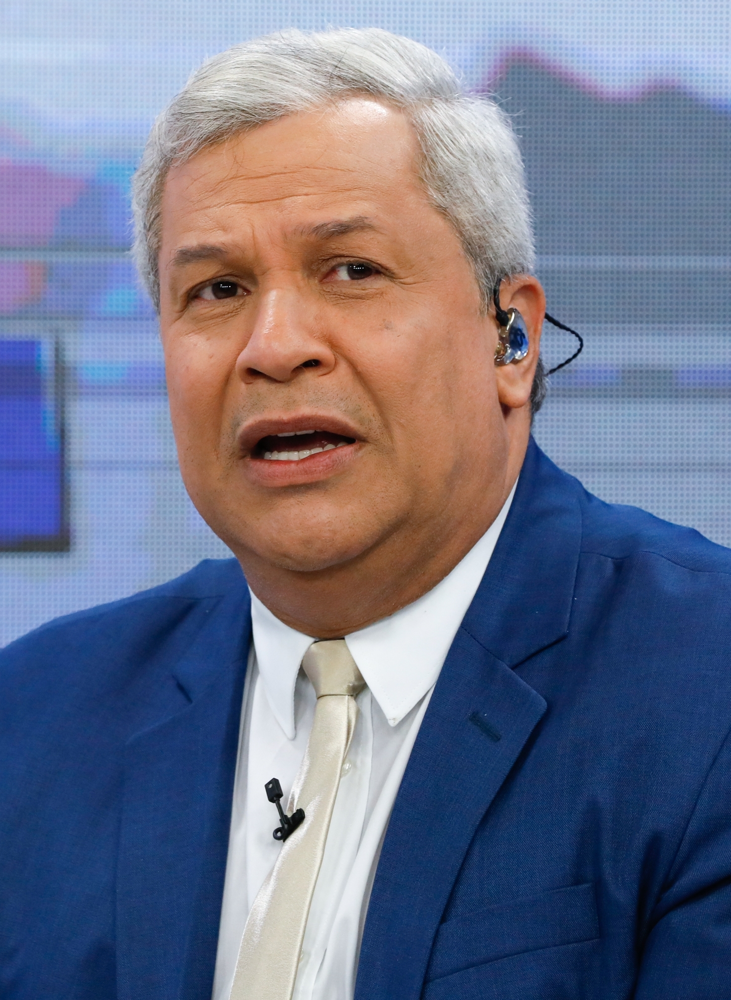 PRÉ-CANDIDATO A SENADOR, SIKÊRA JR. REAPARECE EM PROPAGANDA DO REPUBLICANOS APÓS AFASTAMENTO DA TV EM MANAUS