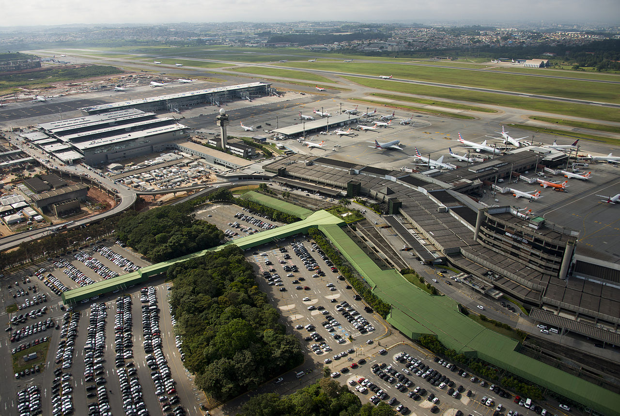 FALHA NO CONTROLE AÉREO SUSPENDE VOOS EM AEROPORTOS DE SP E CAUSA TRANSTORNOS A PASSAGEIROS