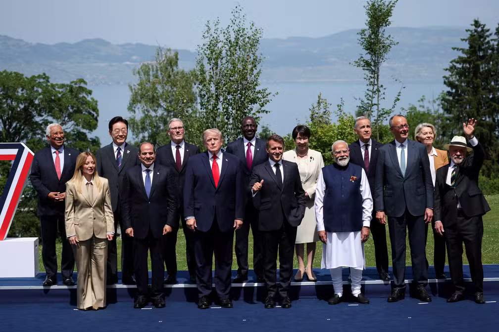 TRUMP EVITA CONTATO COM LULA DURANTE FOTO OFICIAL DO G7