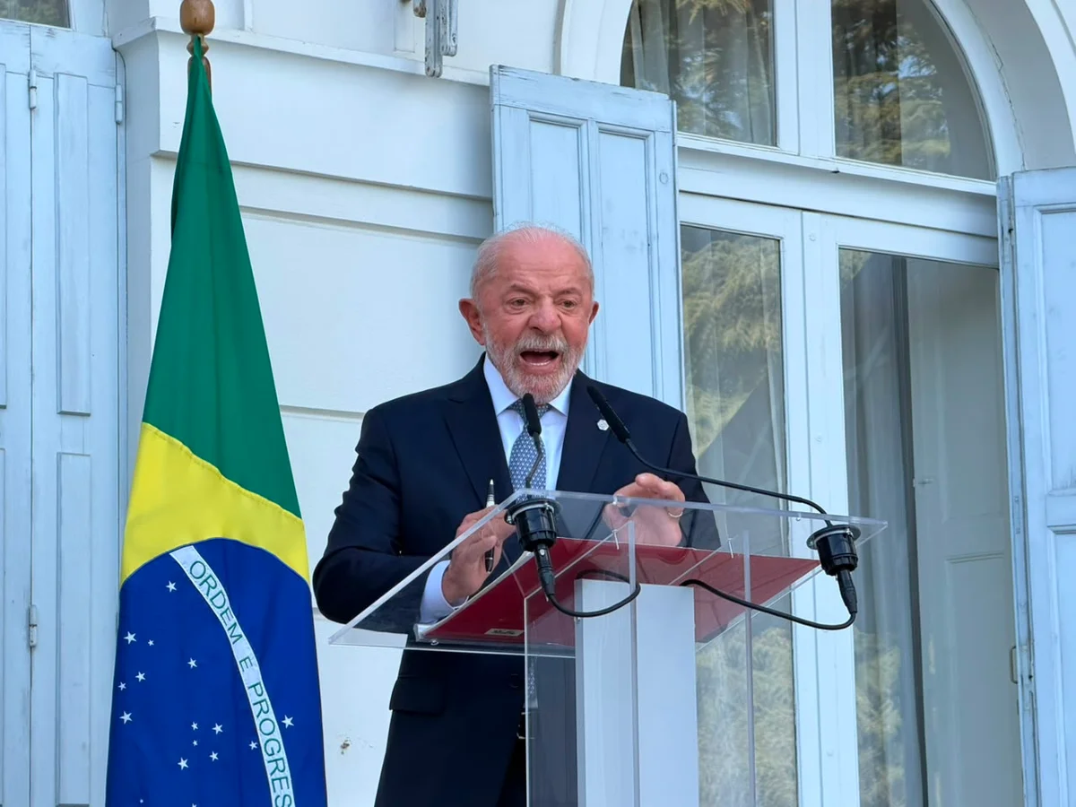 LULA REBATE TRUMP E DIZ: "NÃO SE META NAS ELEIÇÕES DO BRASIL"