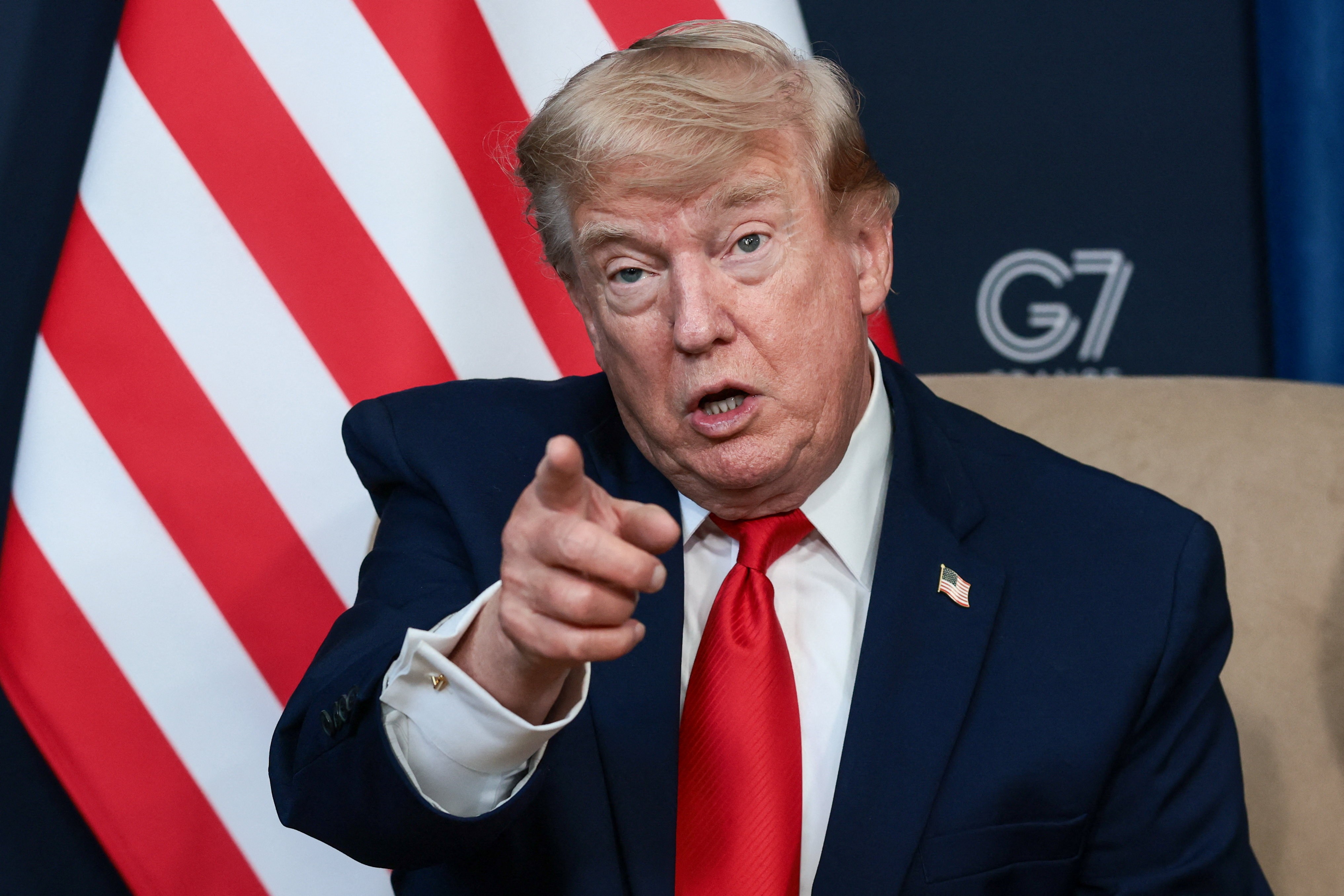 TRUMP DIZ QUE "NÃO PODERIA SE IMPORTAR MENOS" COM LULA E VOLTA A CRITICAR CENÁRIO POLÍTICO NO BRASIL