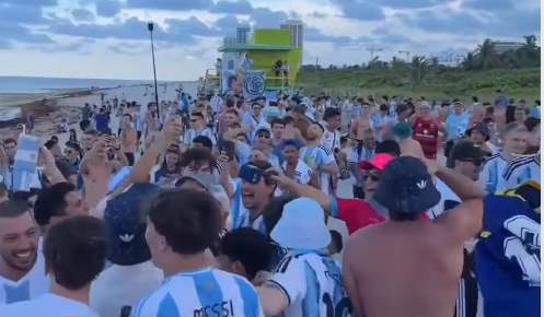 TORCIDA DA ARGENTINA PROVOCA O BRASIL ANTES DE DUELO CONTRA CABO VERDE NA COPA DO MUNDO
