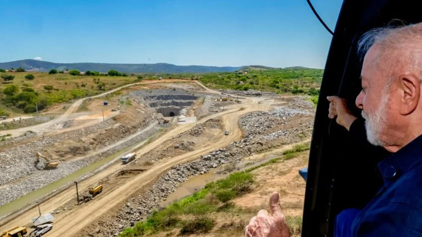 LULA INAUGURA TÚNEL DA TRANSPOSIÇÃO NO RN SEM ÁGUA, E GOVERNO ATRIBUI SITUAÇÃO A "ERRO DE CÁLCULO"