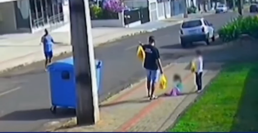 PAI É INVESTIGADO APÓS AGRESSÃO CONTRA FILHA DE 3 ANOS EM RUA NO PARANÁ