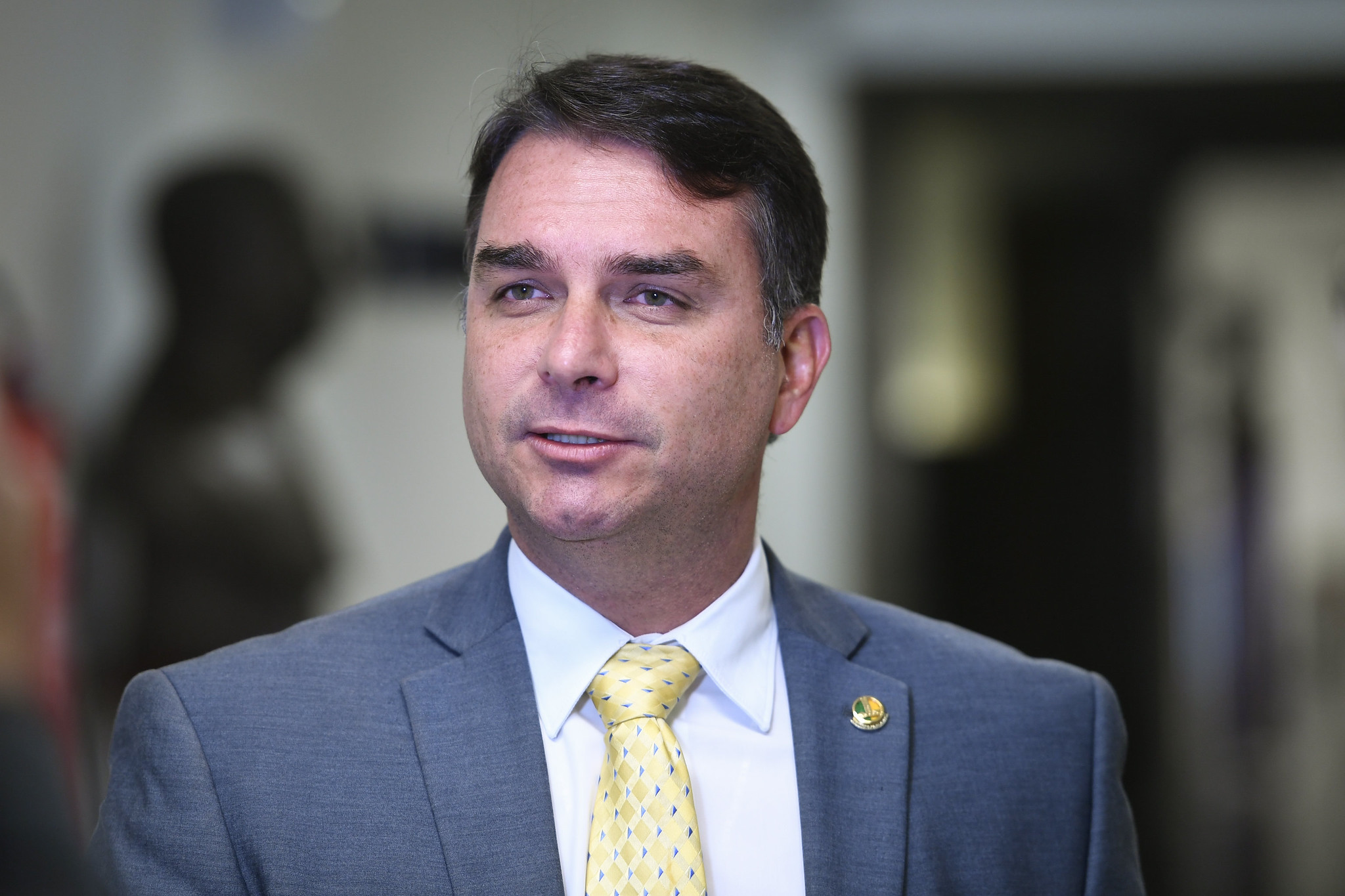 ESCRITÓRIO DE FLÁVIO BOLSONARO EMITIU R$ 1,5 MILHÃO EM NOTAS PARA EMPRESAS LIGADAS À REDE EMPRESARIAL DE VORCARO
