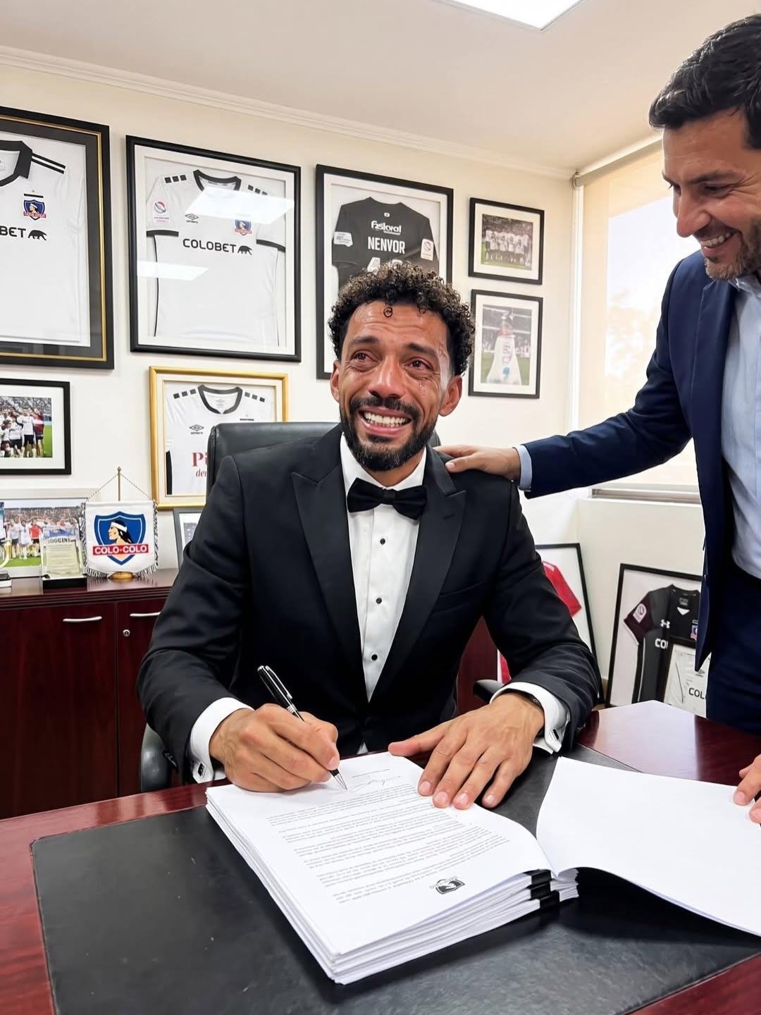 VOZINHA ASSINA COM O COLO-COLO APÓS VIRAR SENSAÇÃO DA COPA DO MUNDO 2026
