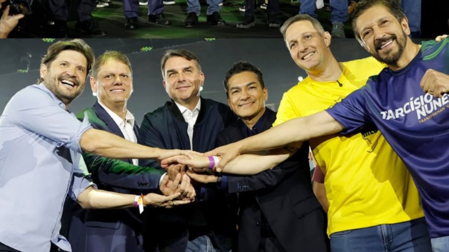 AO LADO DE FLÁVIO BOLSONARO, TARCÍSIO É LANÇADO CANDIDATO À REELEIÇÃO EM SÃO PAULO