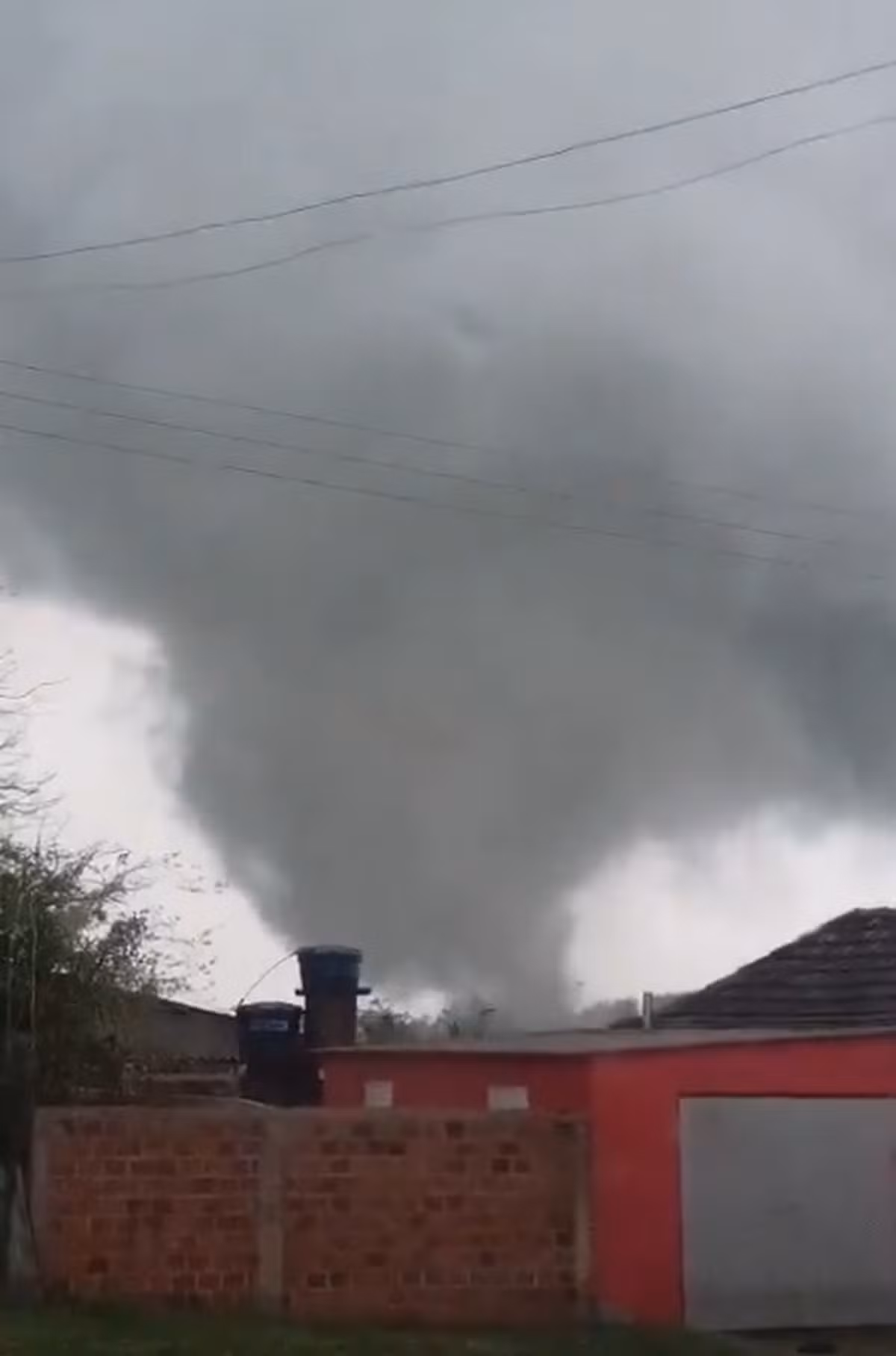 METEOROLOGISTA ALERTA: PIOR FASE PARA TORNADOS NO SUL DO BRASIL AINDA ESTÁ POR VIR