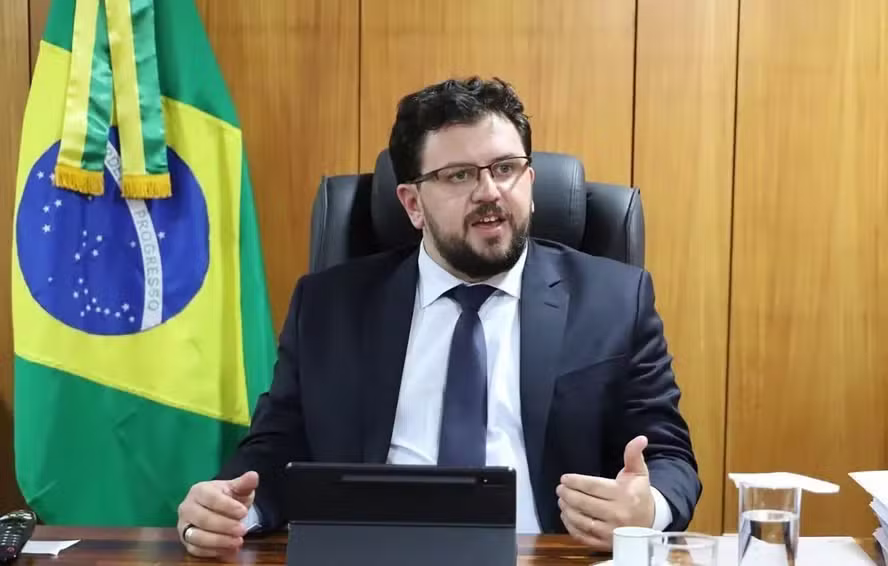 EX-CHEFE DE GABINETE DE LULA RECEBEU MINUTA PARA VENDA DE CANABIDIOL AO MINISTÉRIO DA SAÚDE, APONTA PF