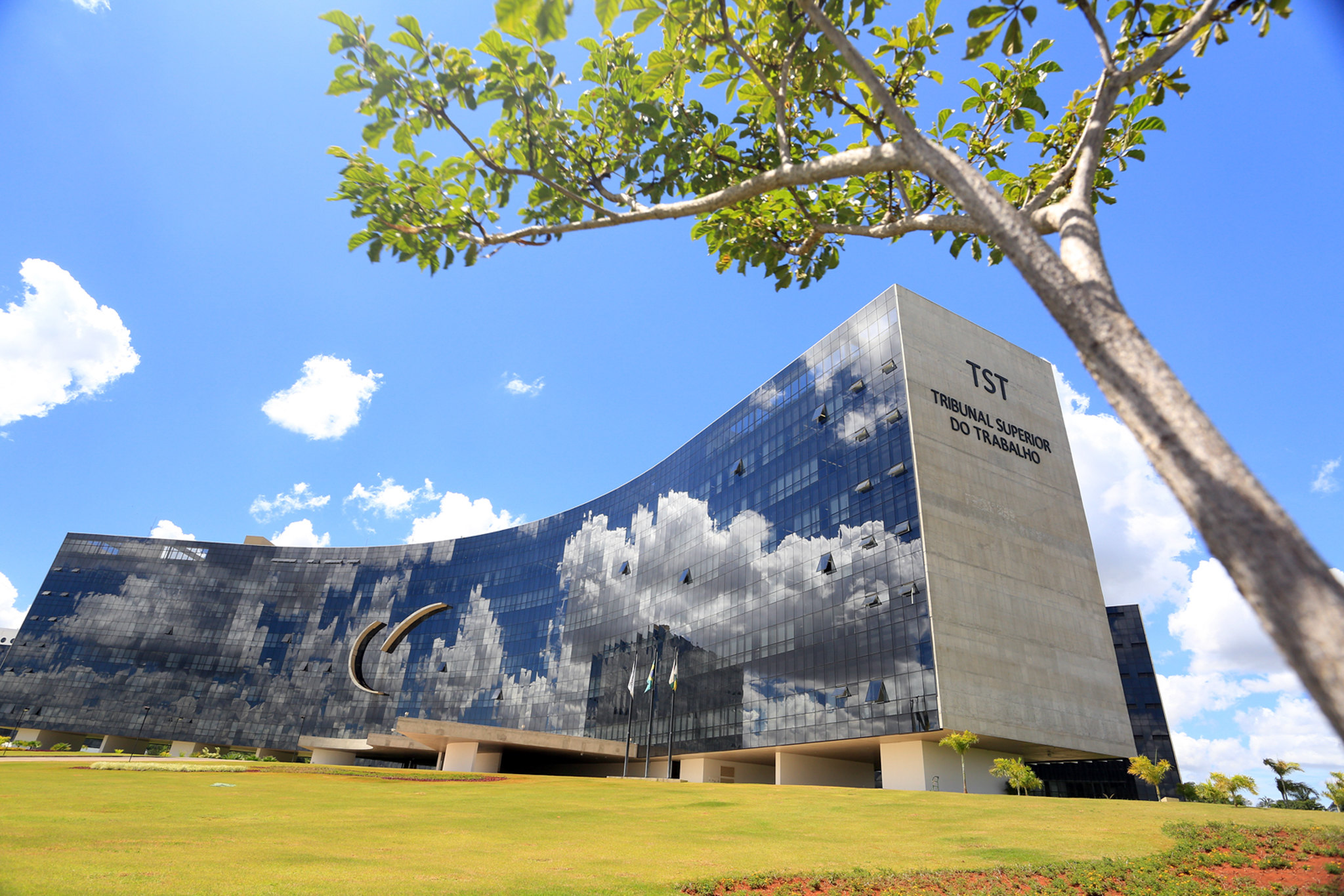 TST VAI DEFINIR ATÉ ONDE EMPRESAS PODEM CONTROLAR IDAS AO BANHEIRO DURANTE O TRABALHO
