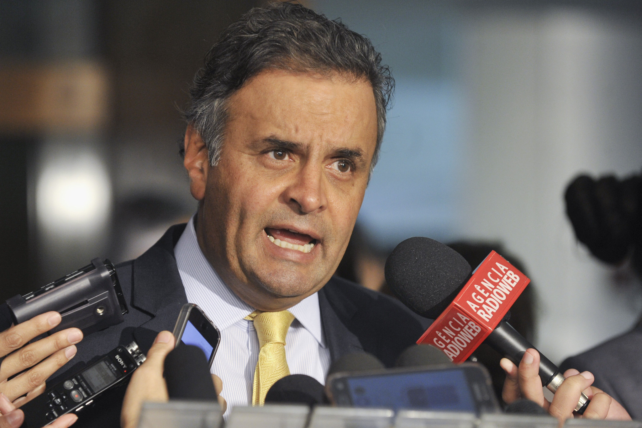 AÉCIO COMUNICA LIDERANÇAS QUE ACEITOU DISPUTAR O SENADO POR MINAS E DEVE OFICIALIZAR CANDIDATURA