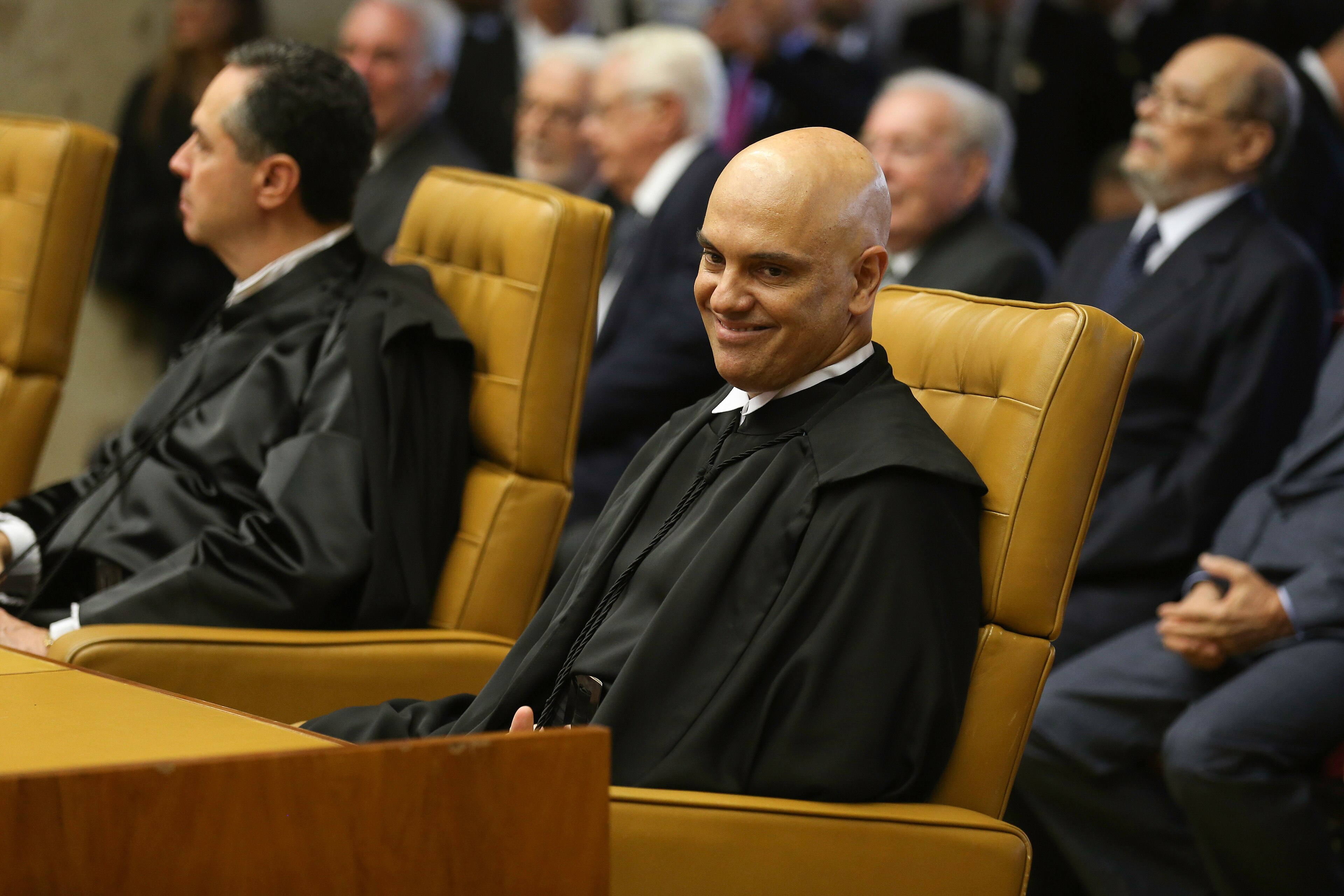 ANTES DE JULGAMENTO, MORAES ENTREGA DEFESA DE 44 PÁGINAS, ACUSA MENDONÇA DE AGIR “ILEGALMENTE” E NEGA DIÁLOGOS COM VORCARO