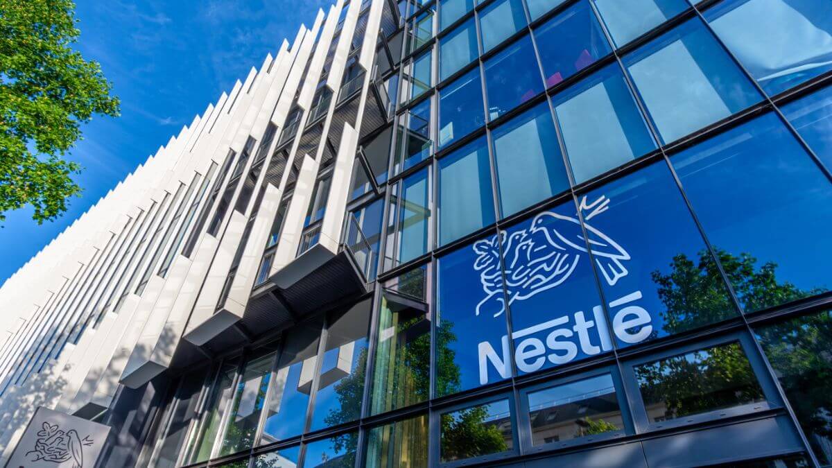 PUTIN TOMA CONTROLE TEMPORÁRIO DA NESTLÉ NA RÚSSIA E AMPLIA PRESSÃO SOBRE EMPRESAS OCIDENTAIS