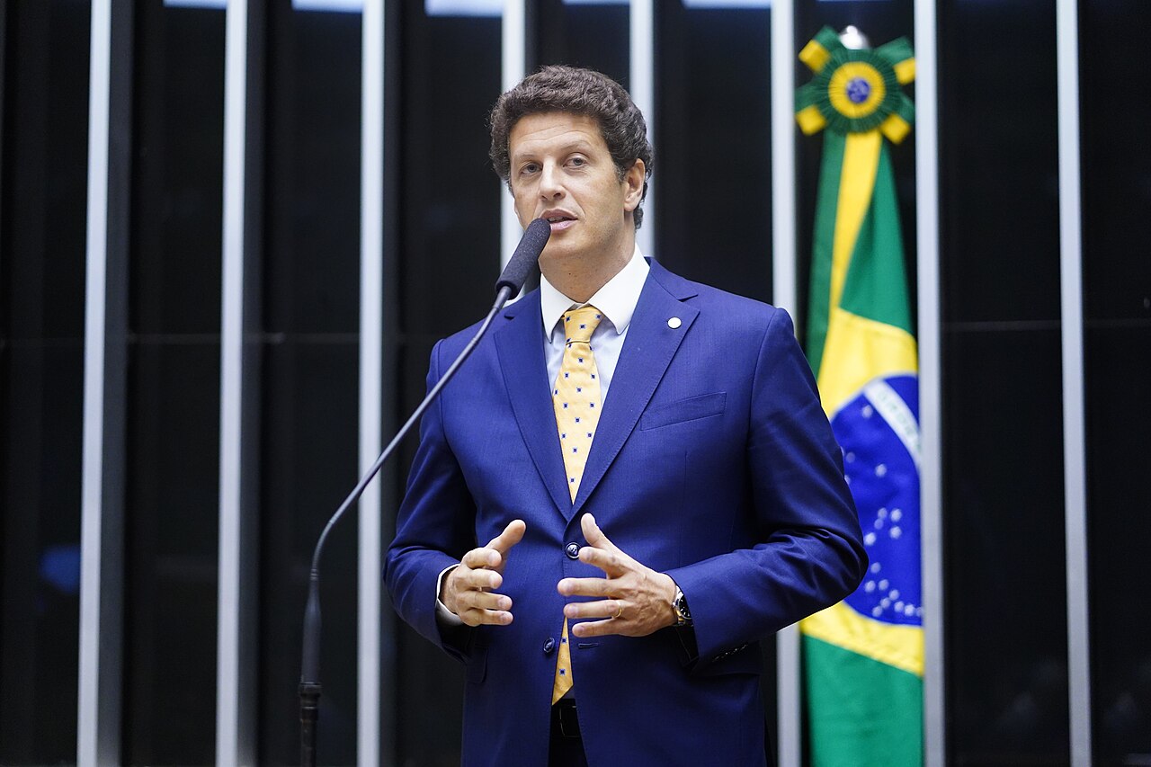 RICARDO SALLES DESISTE DA DISPUTA PELO SENADO EM SP E DECLARA APOIO A DERRITE E ANDRÉ DO PRADO